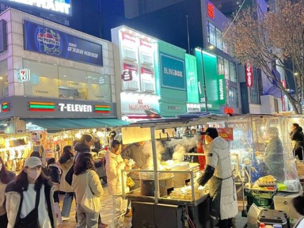 Myeongdong Shopping Street (6)